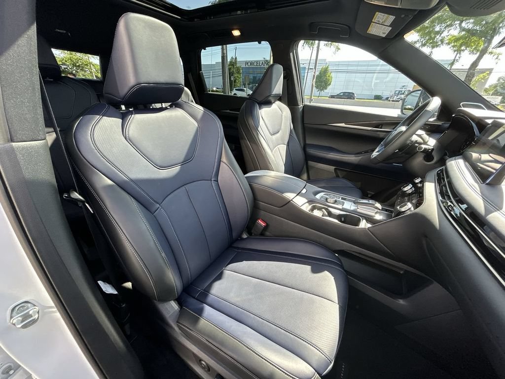 Certified 2026 INFINITI QX60 Sport w/ Dark Cargo Package AWD/4WD image 26