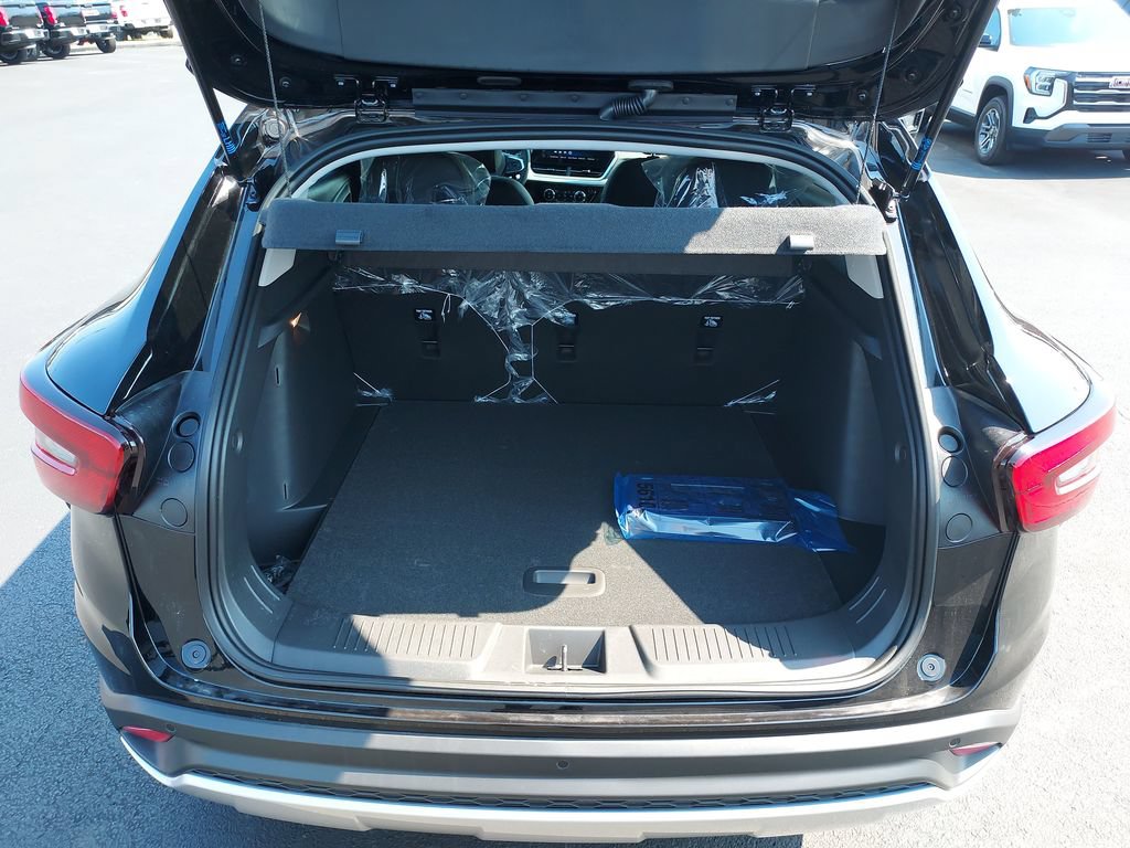 New 2026 Chevrolet Trax LT w/ Driver Confidence Package FWD image 9