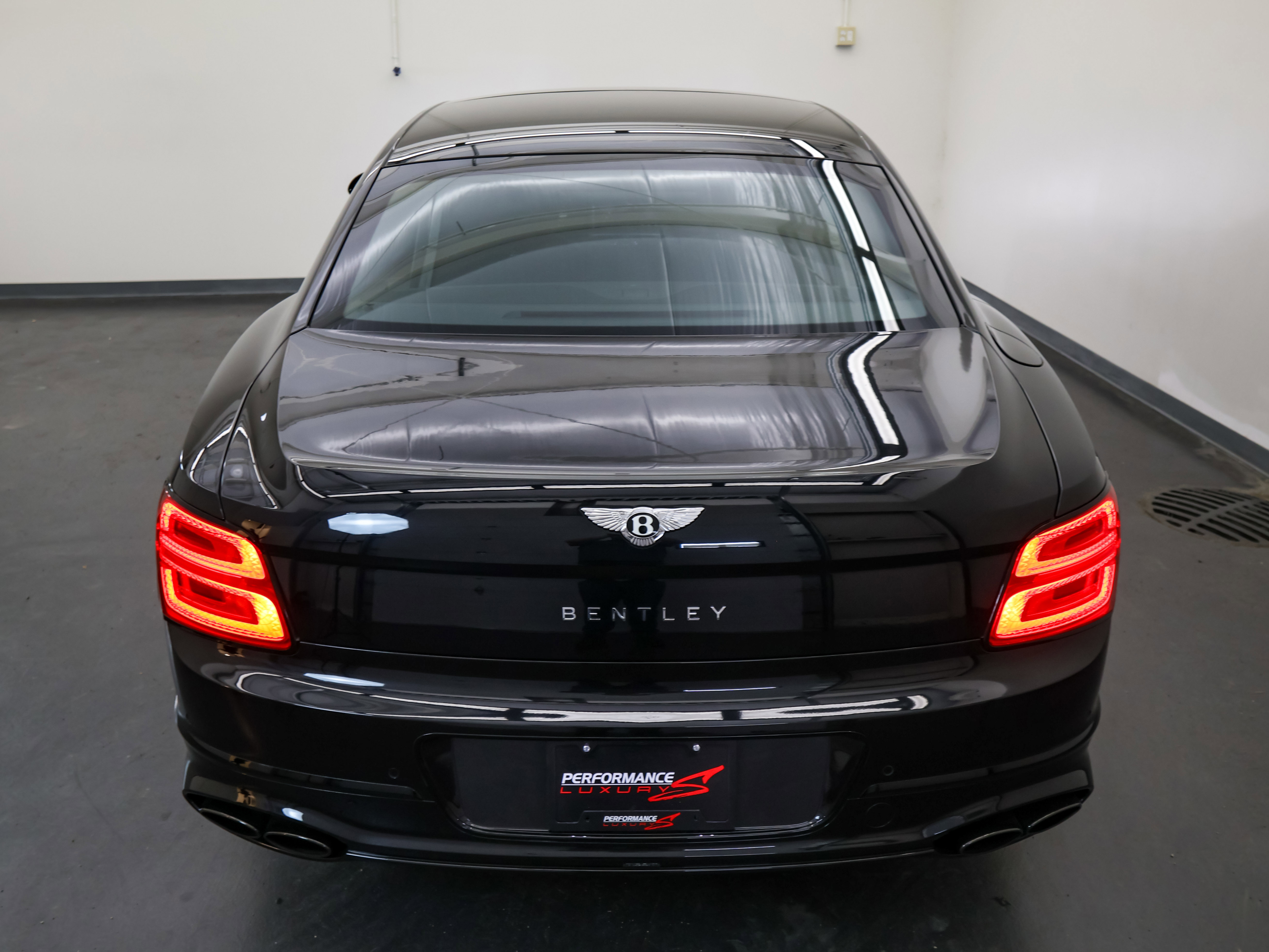Used 2022 Bentley Flying Spur V8 image 10