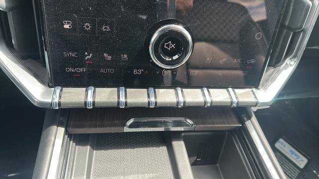 New 2026 GMC Acadia Denali w/ Super Cruise Package AWD/4WD image 28