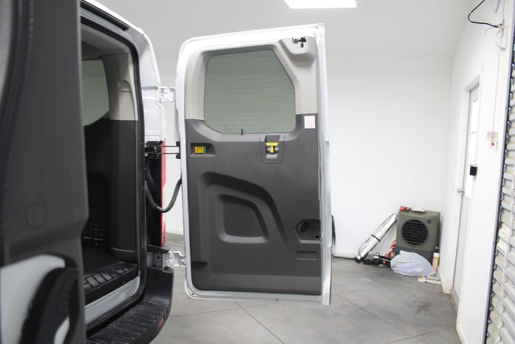 Used 2023 Ford Transit 350 XLT image 21