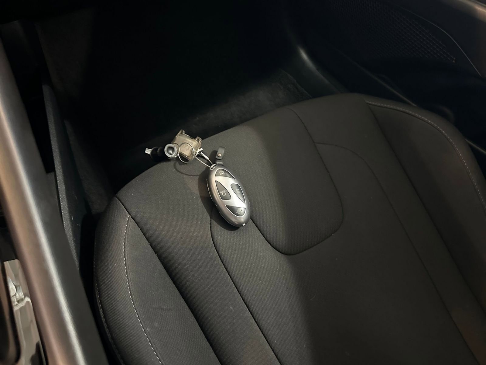 Used 2025 Hyundai Elantra SEL image 21