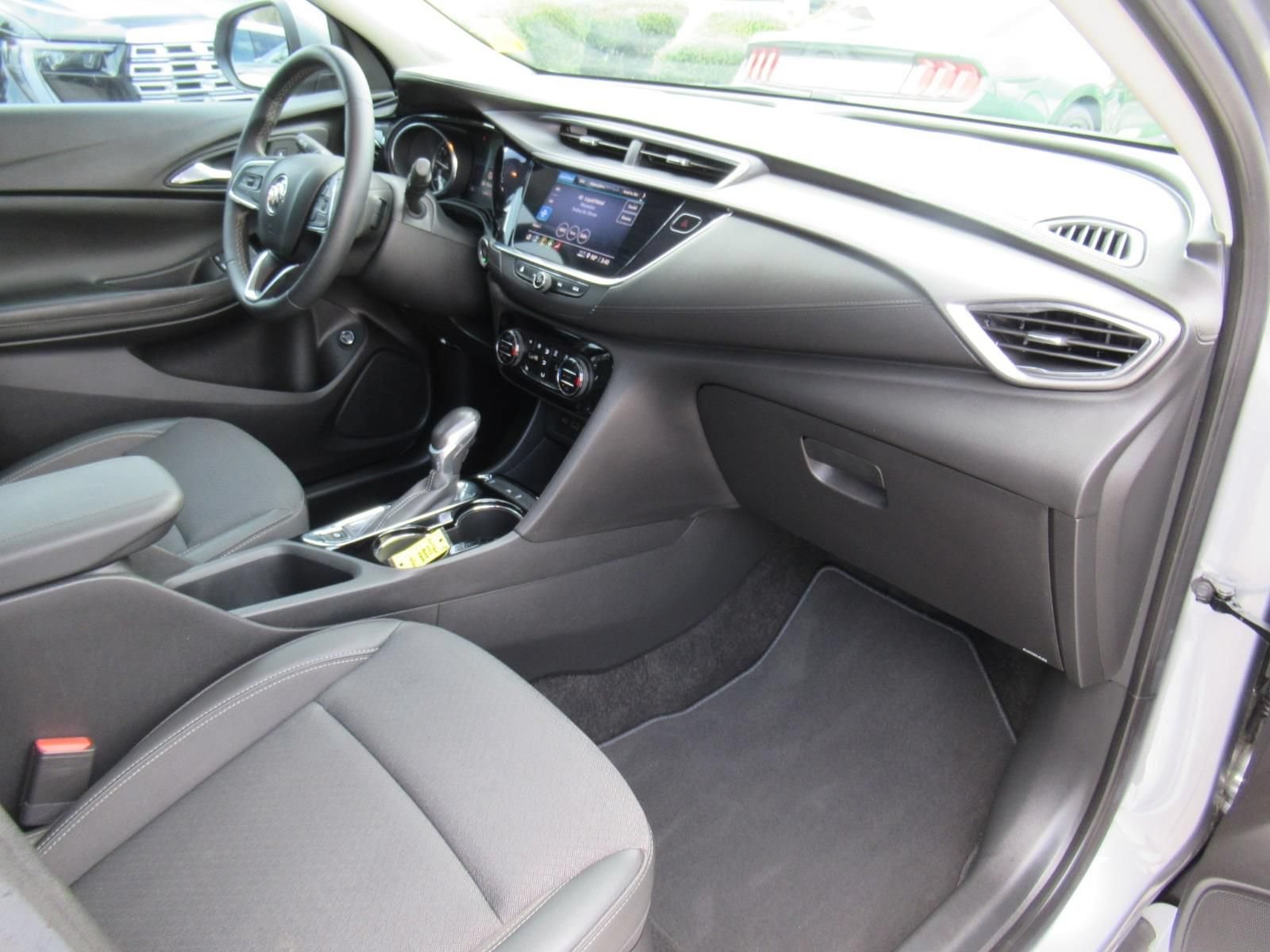 Used 2023 Buick Encore GX Select w/ Sport Touring Package FWD image 11