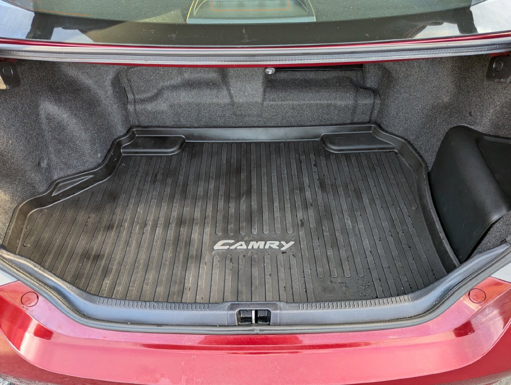Used 2017 Toyota Camry XLE w/ Moonroof Package FWD image 44