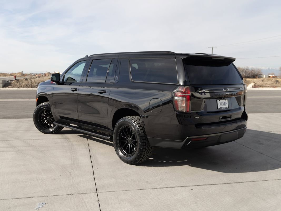 Used 2022 Chevrolet Suburban Z71 w/ Luxury Package AWD/4WD image 6