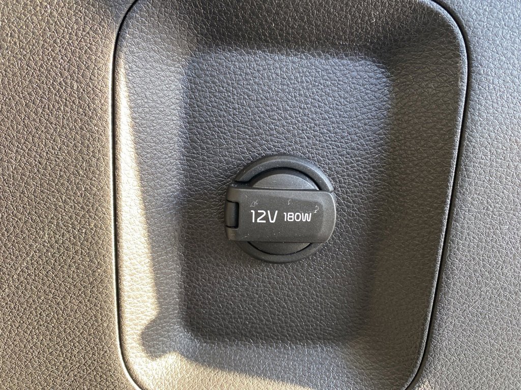 Certified 2022 Kia Carnival LX image 18