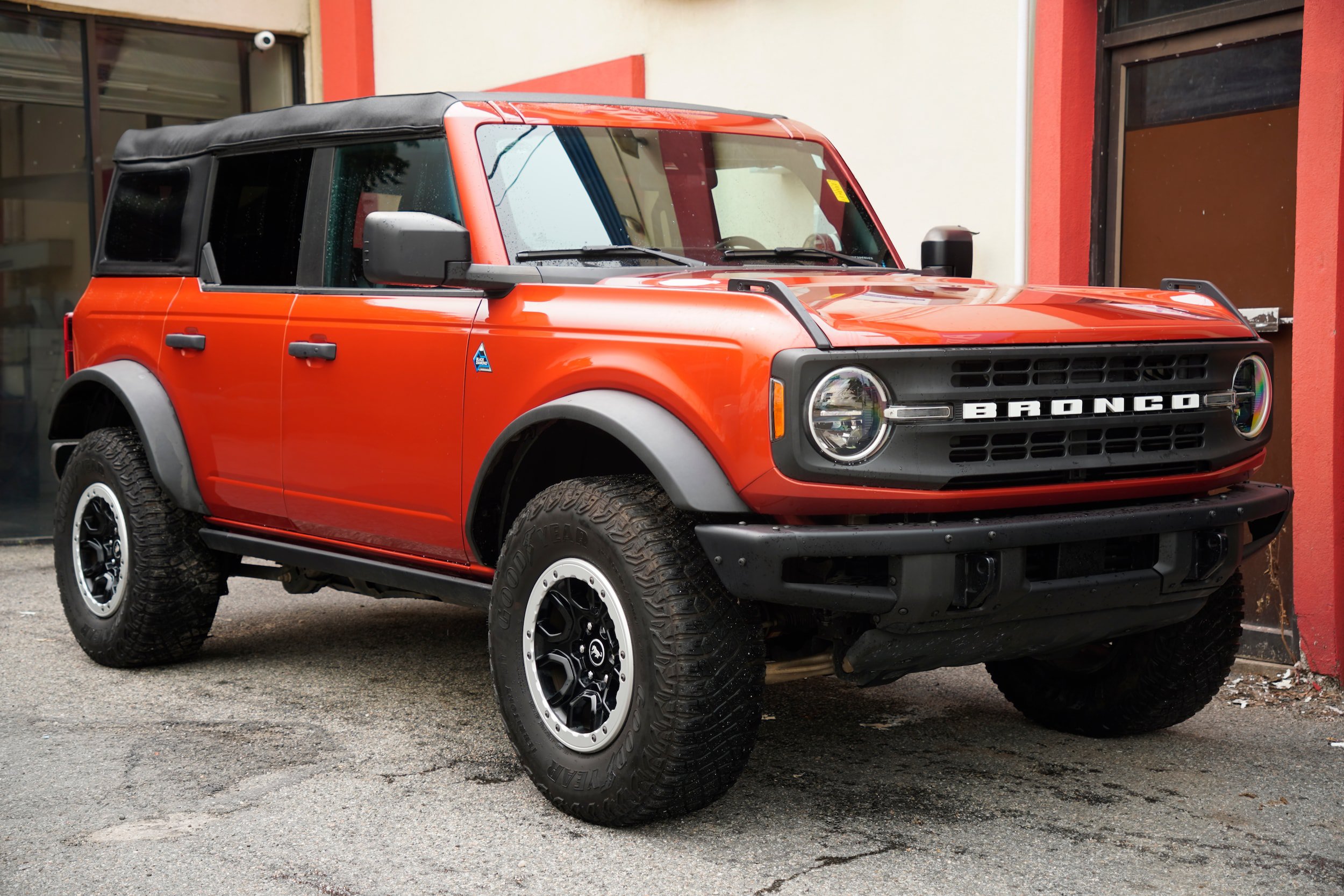 Used 2023 Ford Bronco Black Diamond w/ Sasquatch Package AWD/4WD image 9