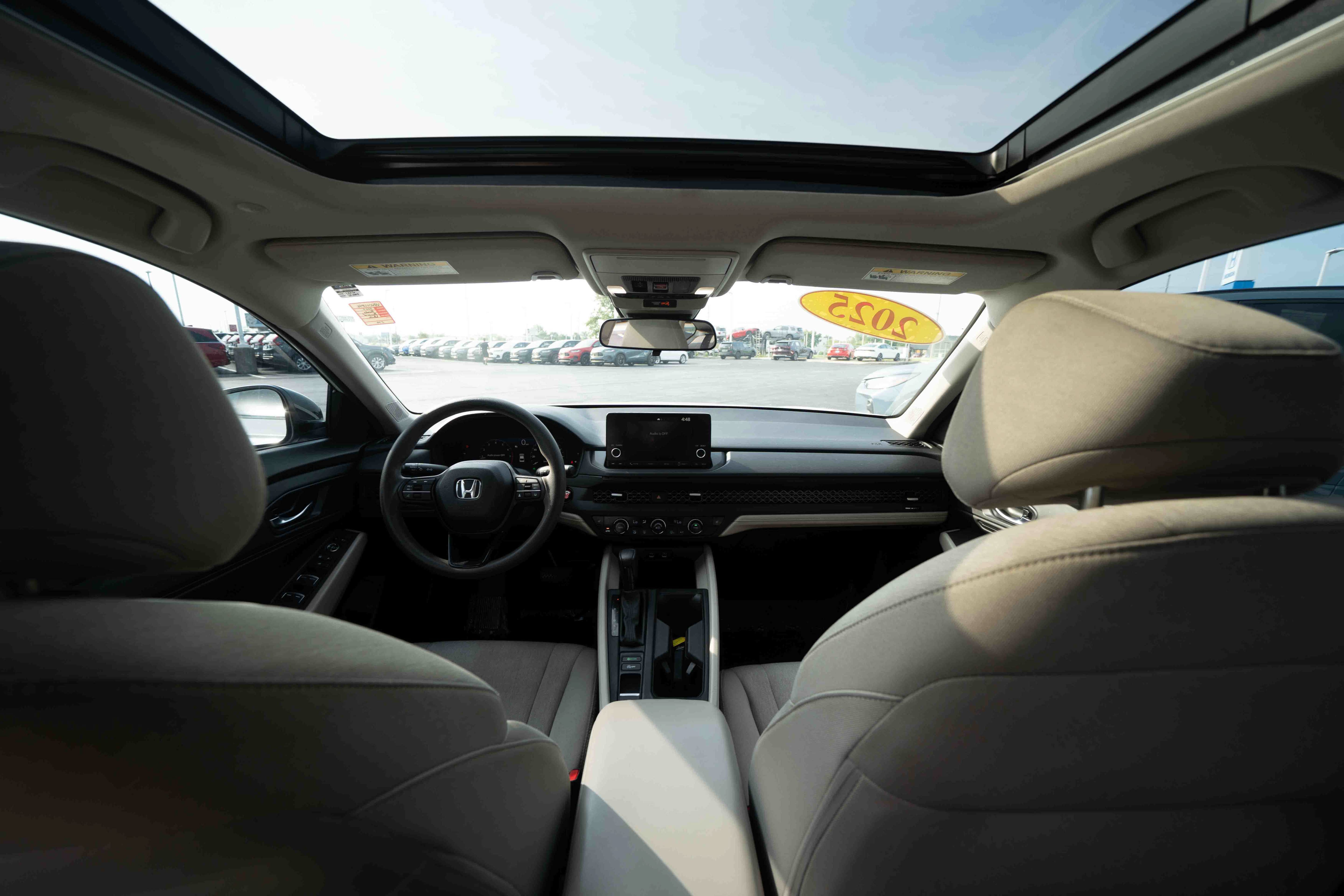 Used 2025 Honda Accord SE image 19