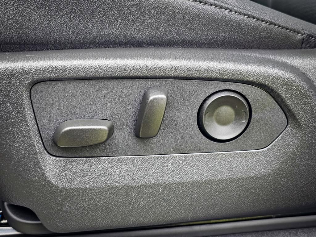 New 2025 GMC Sierra 2500 SLT w/ SLT Premium Package image 20