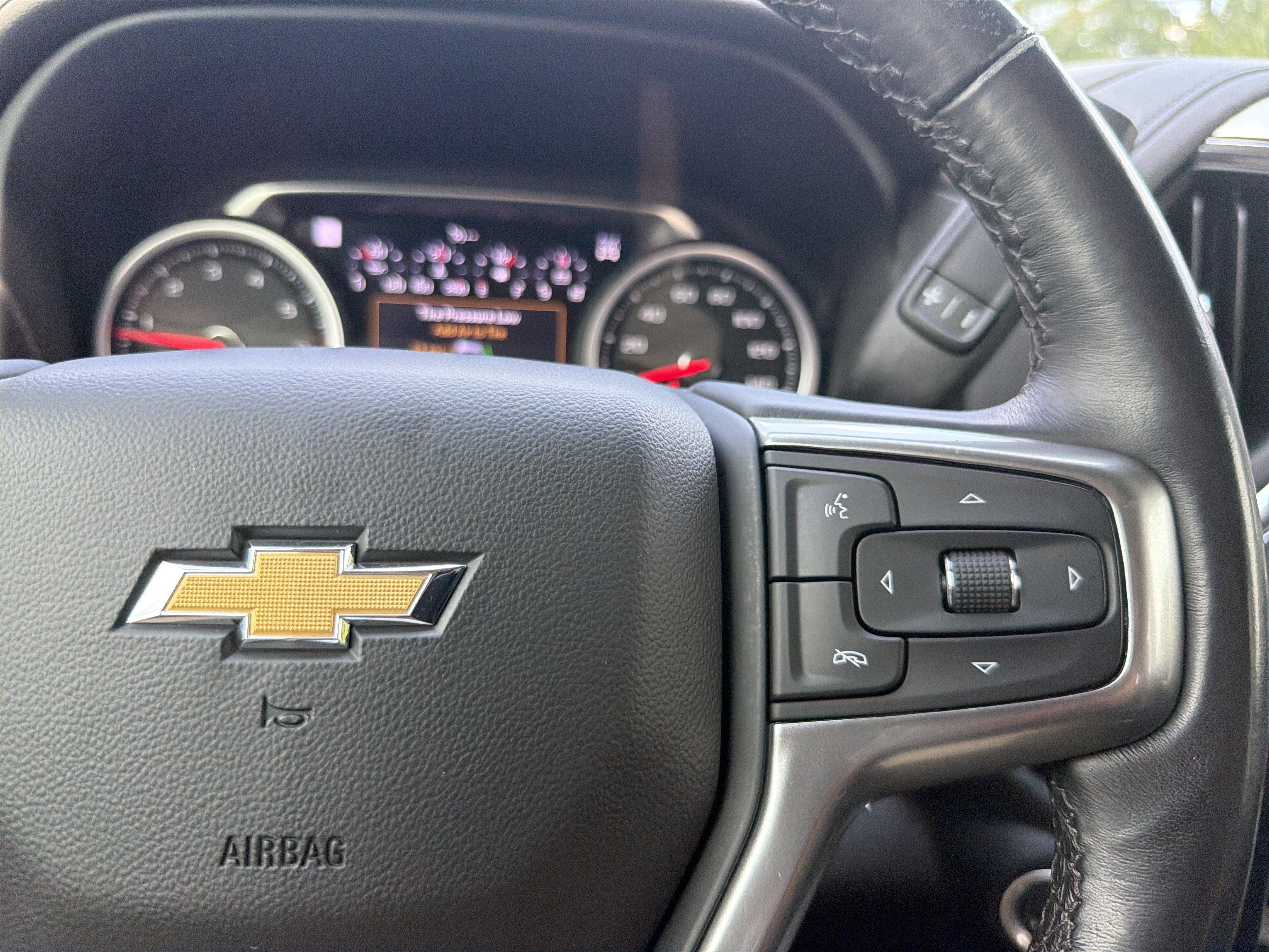 Used 2022 Chevrolet Silverado 1500 LTZ w/ LTZ Premium Package AWD/4WD image 28