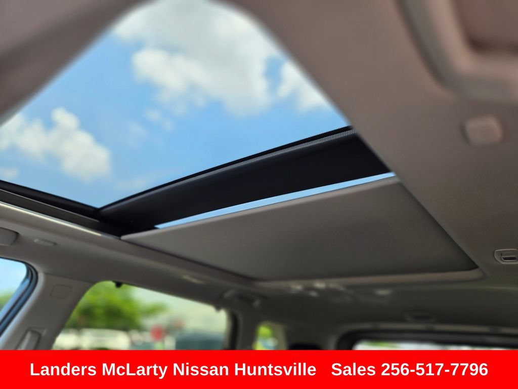 Used 2025 Nissan Rogue Platinum w/ Tech Package FWD image 18