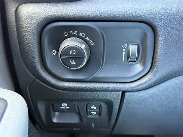 Used 2020 RAM 1500 Big Horn image 32