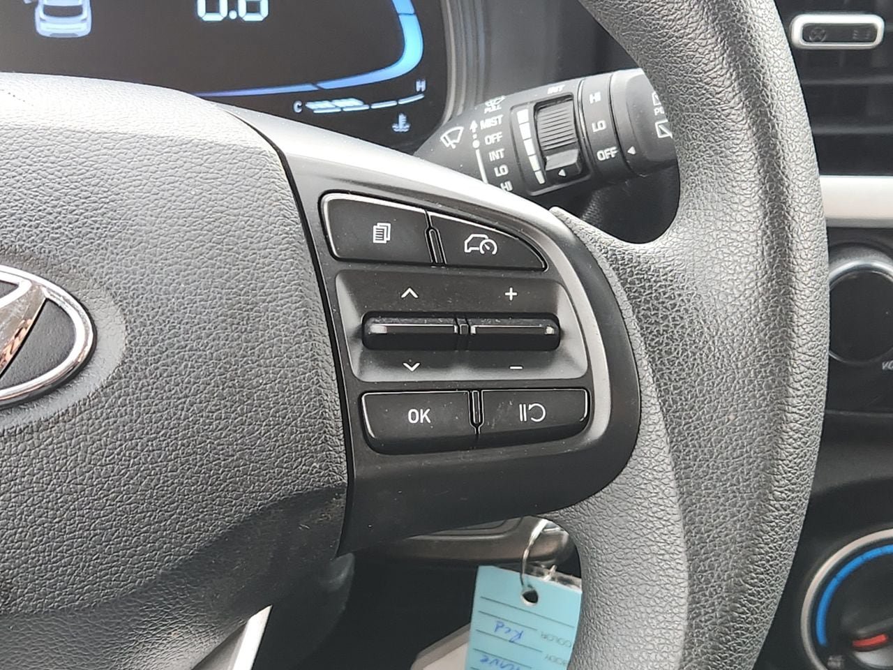 Used 2025 Hyundai Venue SE FWD image 26