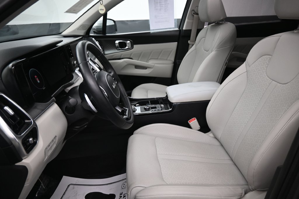 Used 2023 Kia Sorento SX Prestige w/ Panoramic Sunroof Package AWD/4WD image 25