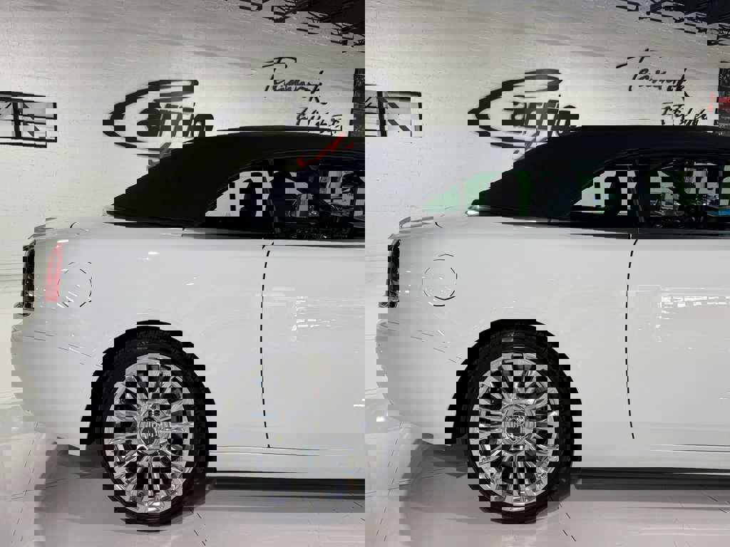 Used 2019 Rolls-Royce Dawn image 56