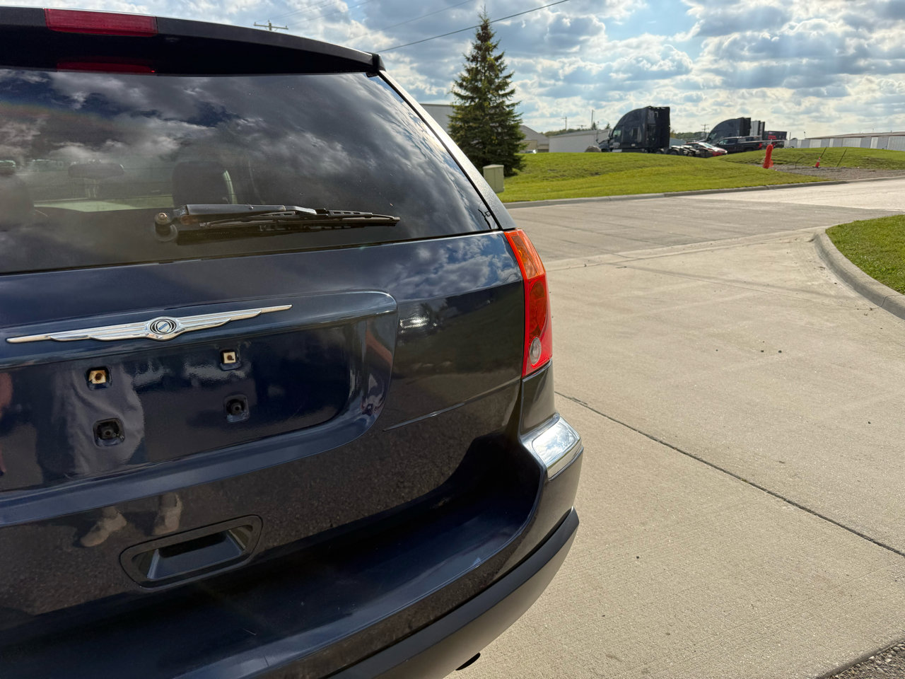 Used 2004 Chrysler Pacifica 2WD image 8