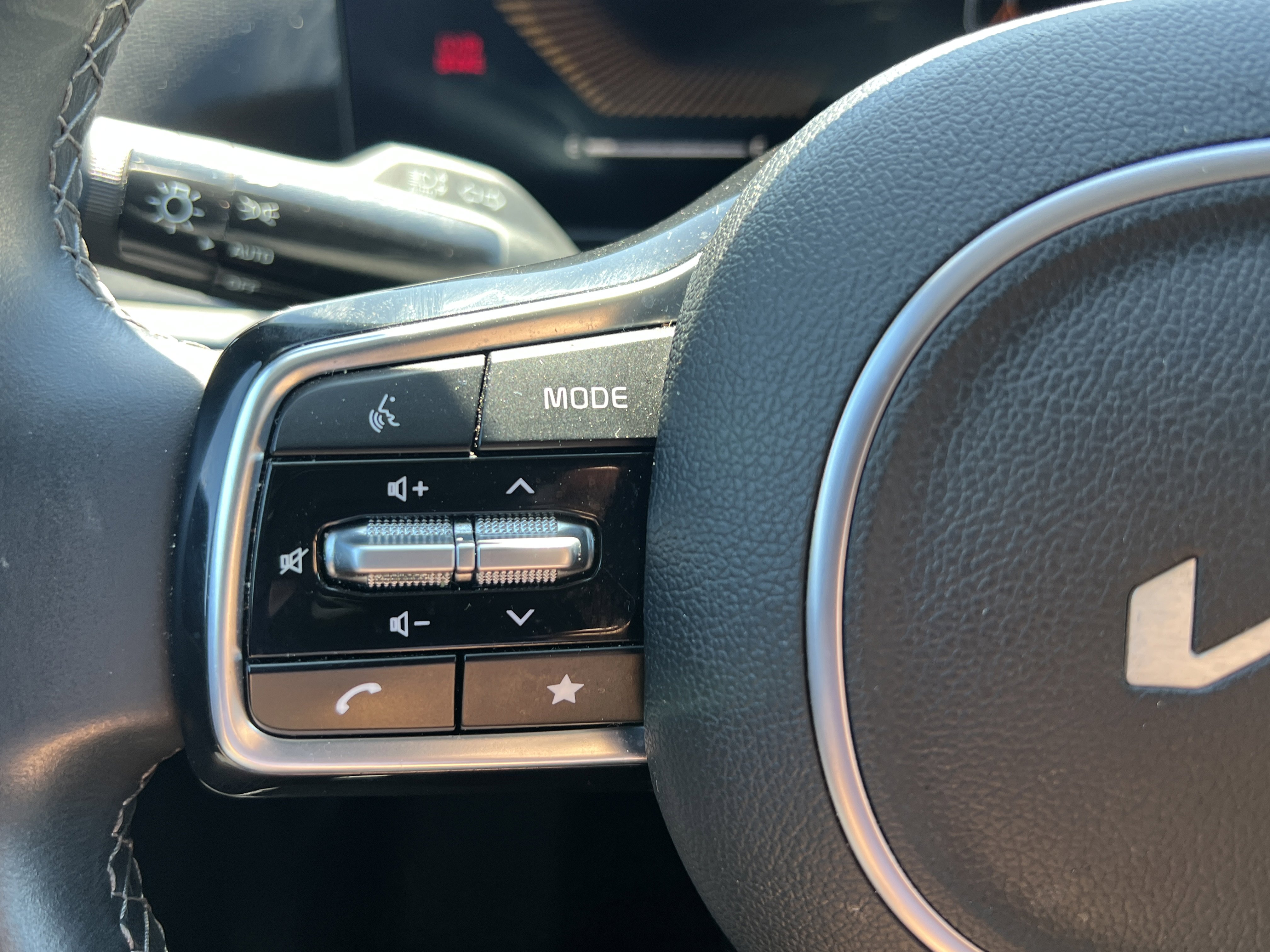 Certified 2025 Kia Sorento S image 24