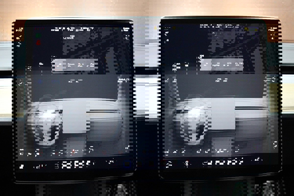 Used 2023 Tesla Model 3 Standard Range image 31