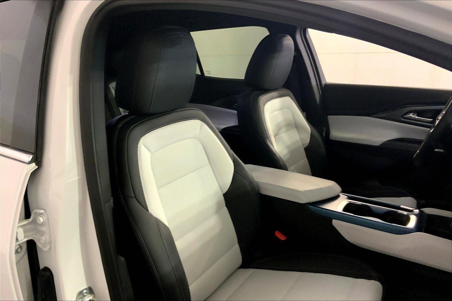 Used 2025 Chevrolet Equinox EV LT FWD image 7