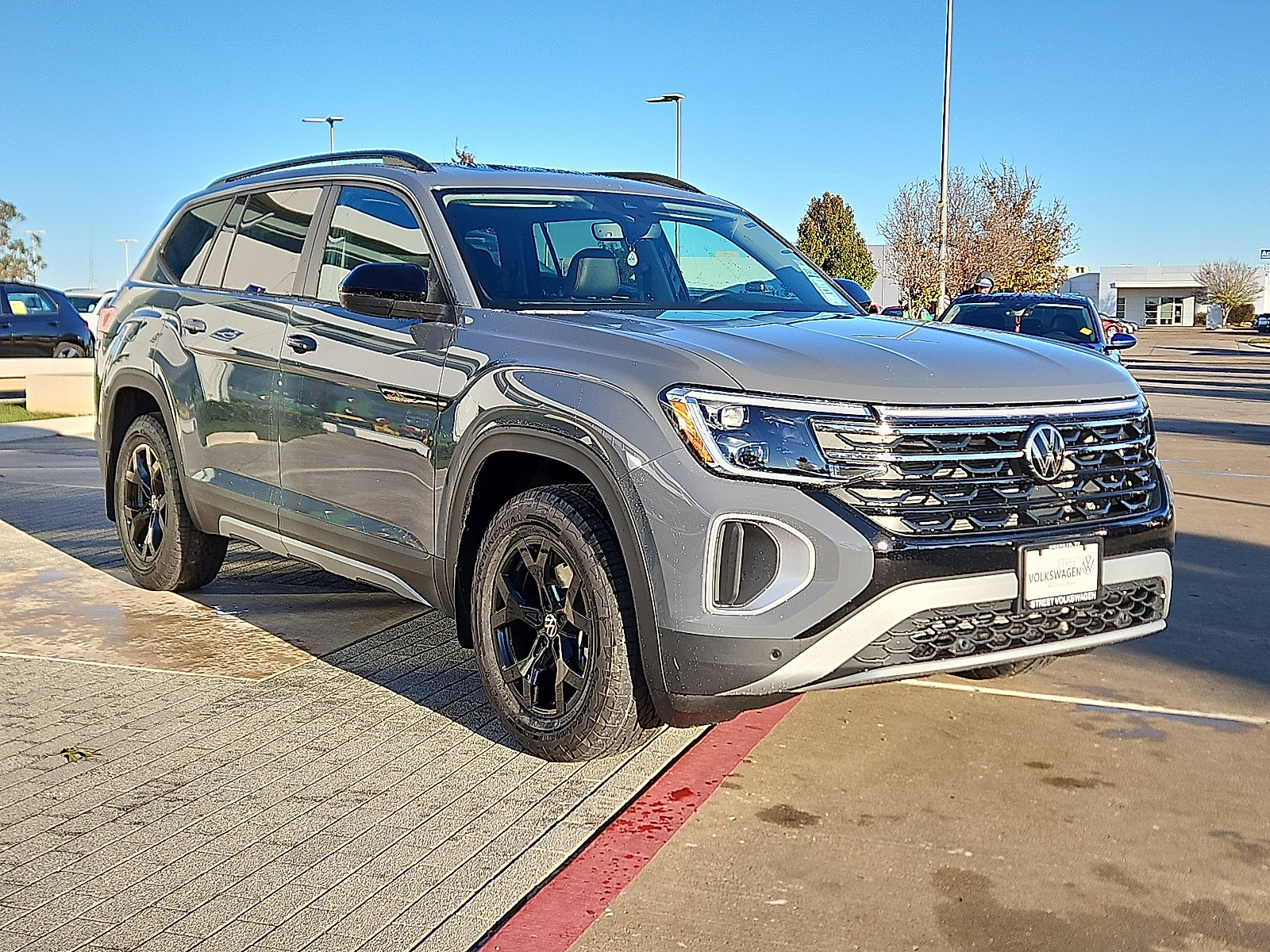 New 2026 Volkswagen Atlas Peak Edition image 5