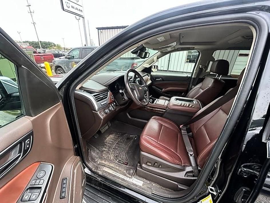 Used 2017 Chevrolet Tahoe Premier AWD/4WD image 4