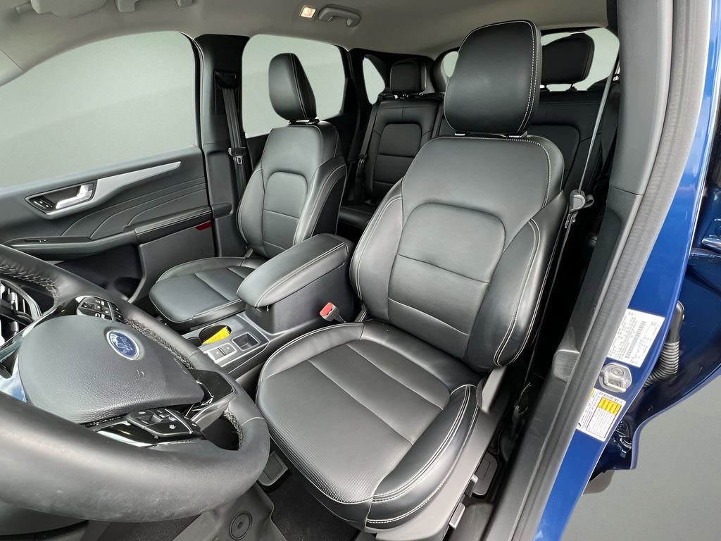 Used 2023 Ford Escape Platinum image 19