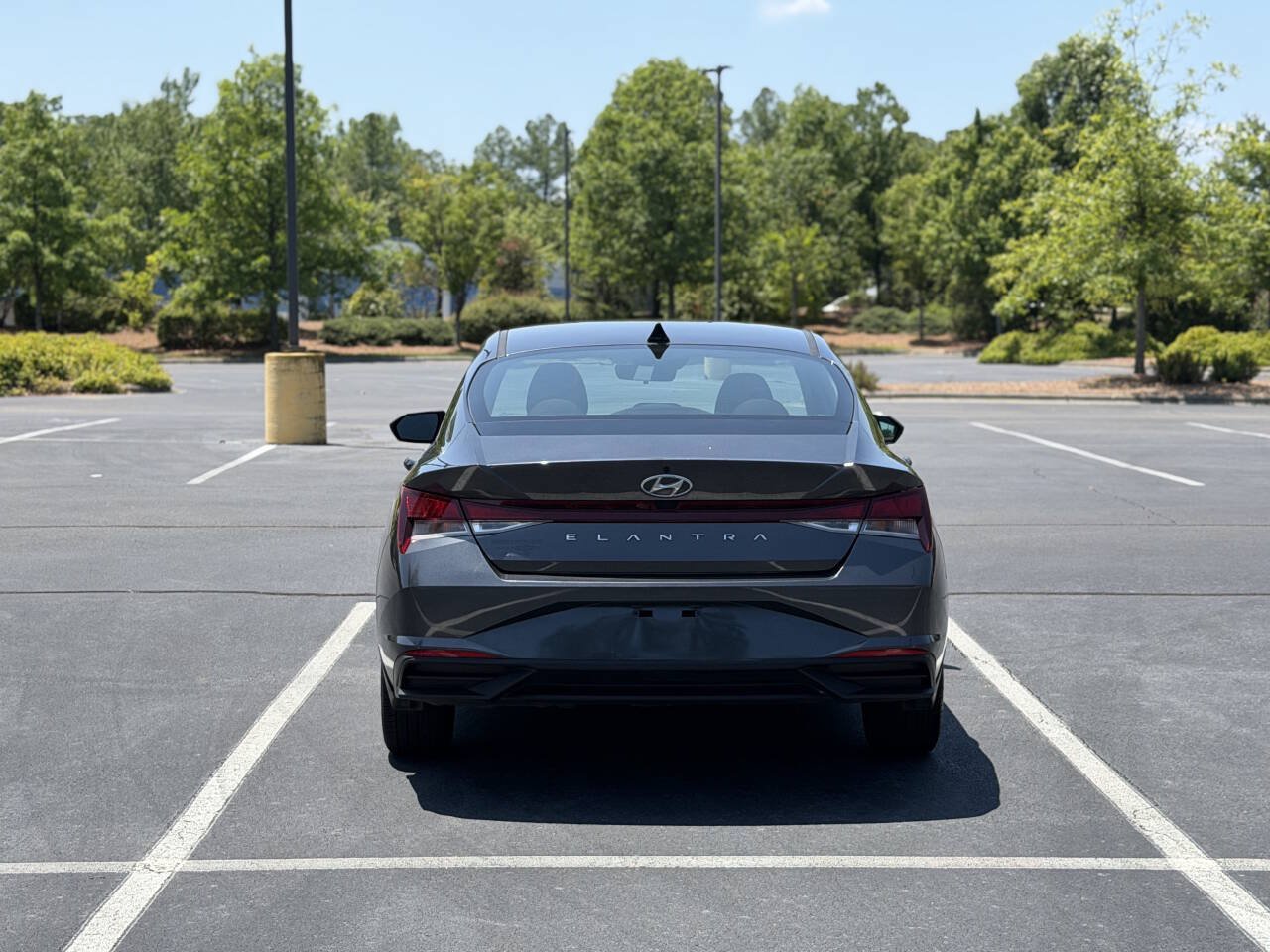 Used 2022 Hyundai Elantra SEL FWD image 6