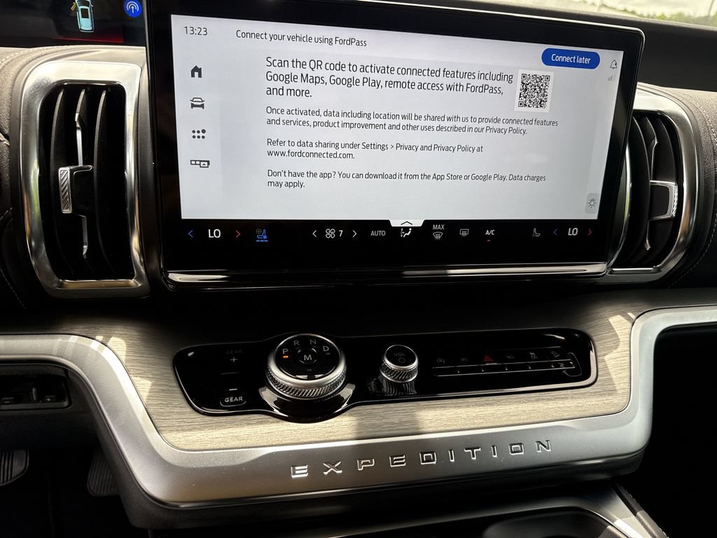 Used 2025 Ford Expedition Platinum AWD/4WD image 28