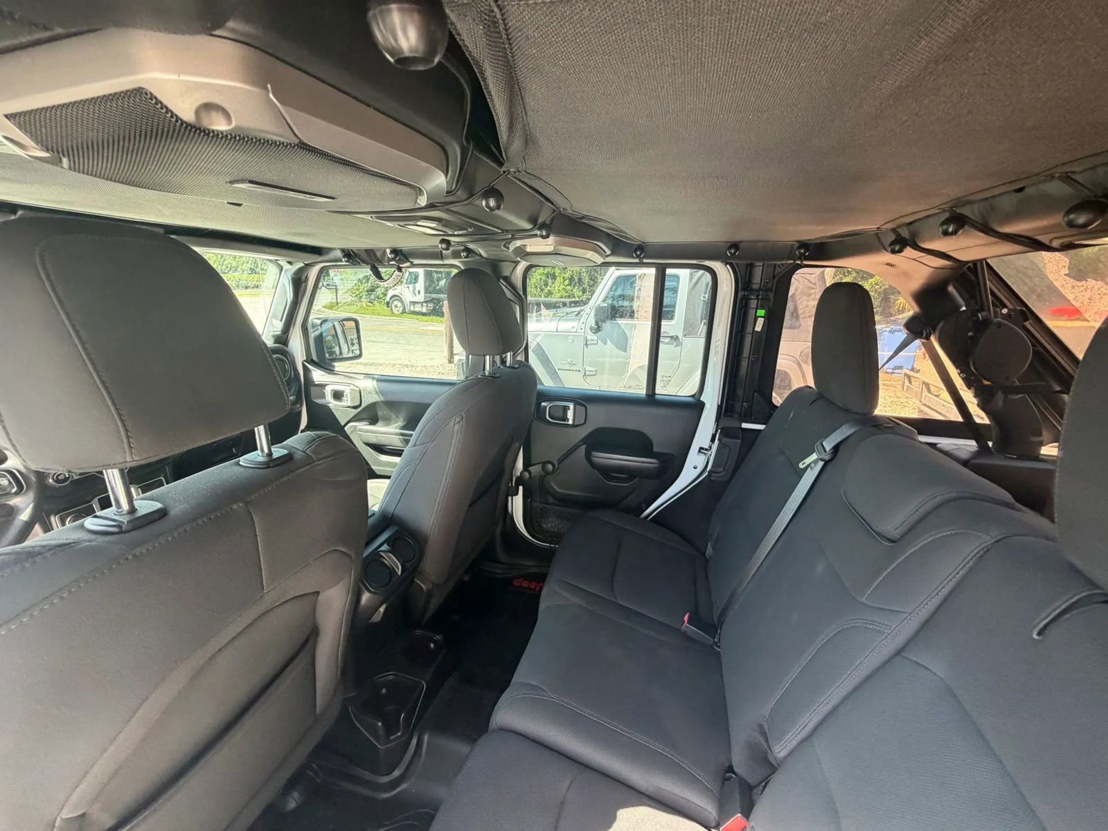 Used 2018 Jeep Wrangler Unlimited Sport image 11