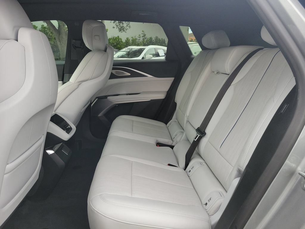 Certified 2024 Cadillac Lyriq Luxury AWD/4WD image 14