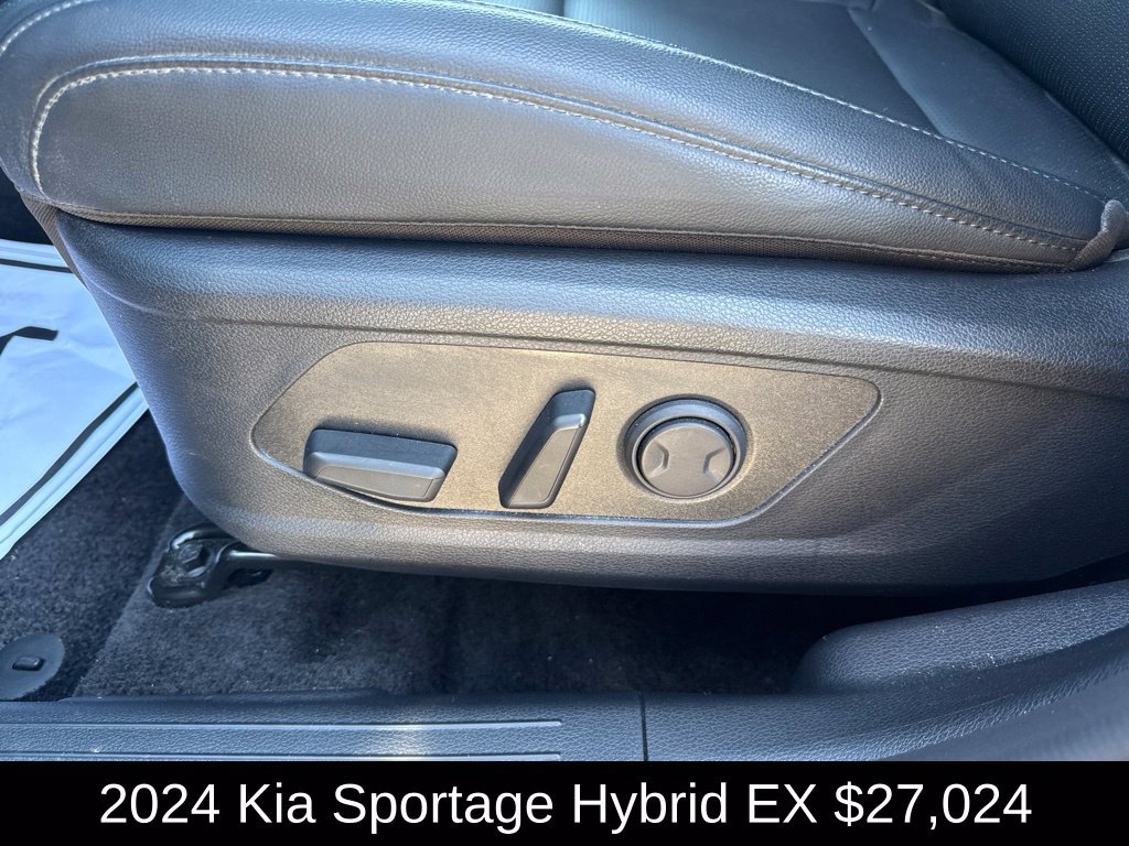 Used 2024 Kia Sportage EX AWD/4WD image 13