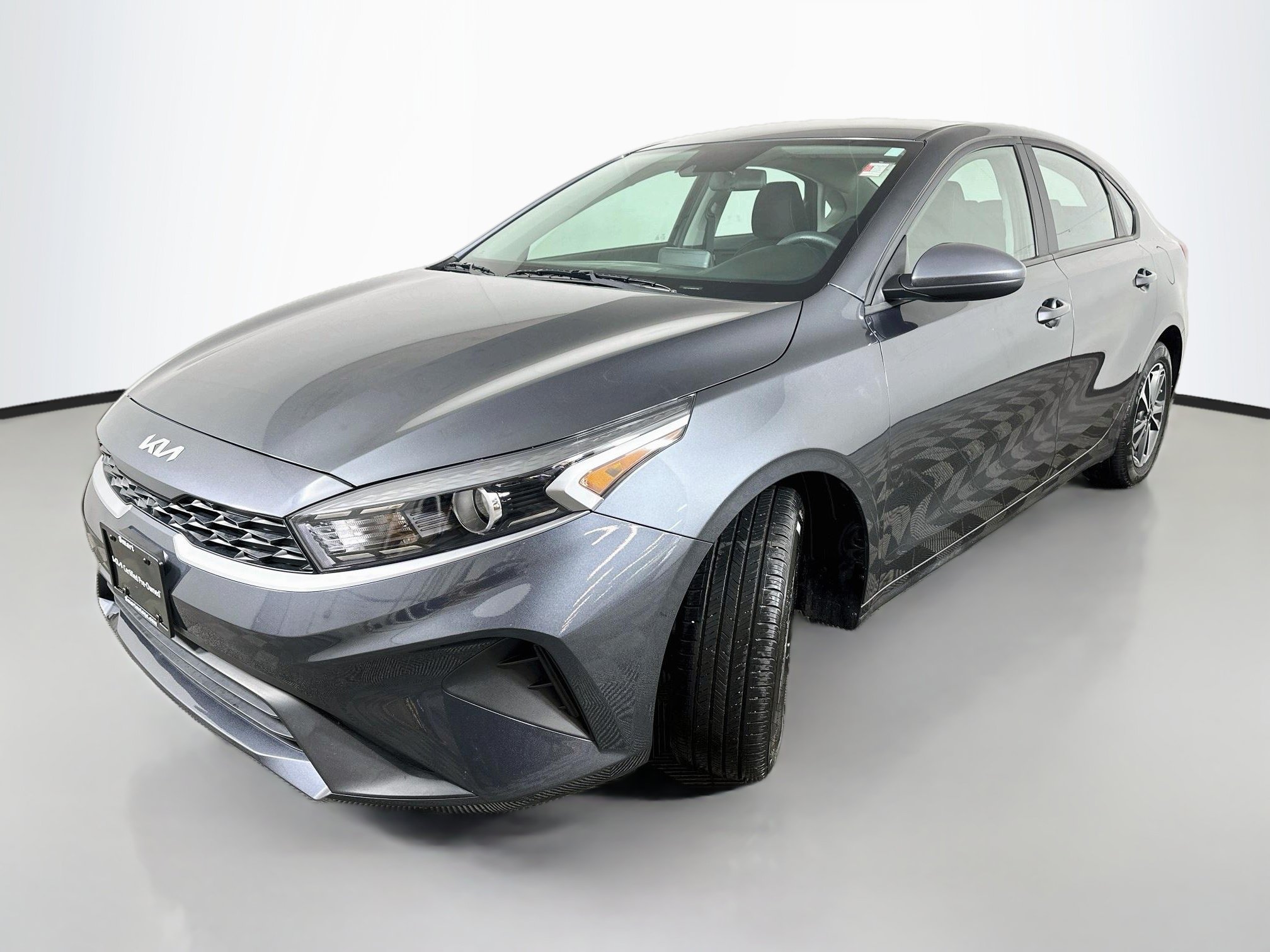 Certified 2024 Kia Forte LXS FWD image 3