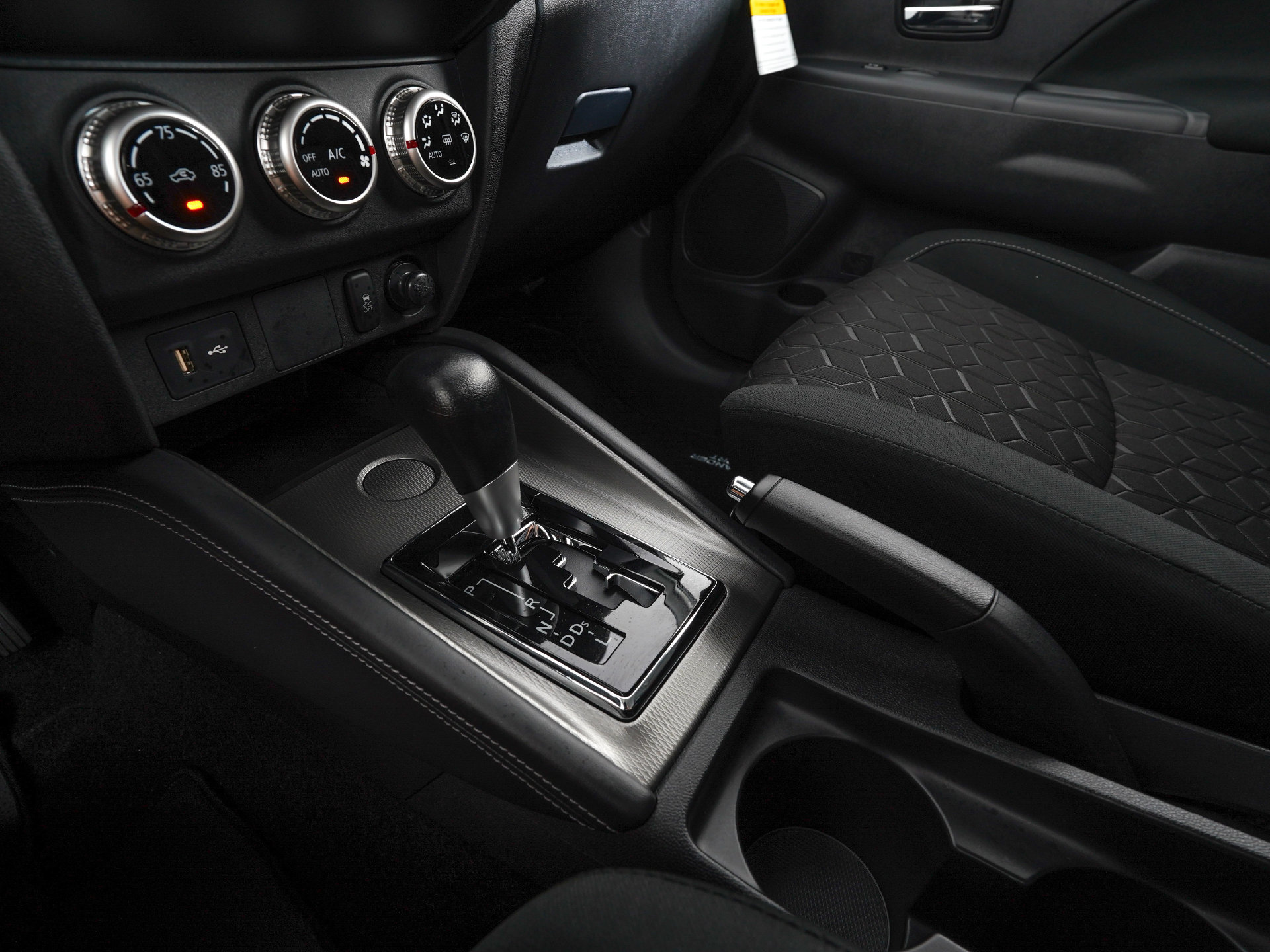 New 2027 Mitsubishi Outlander Sport FWD image 15