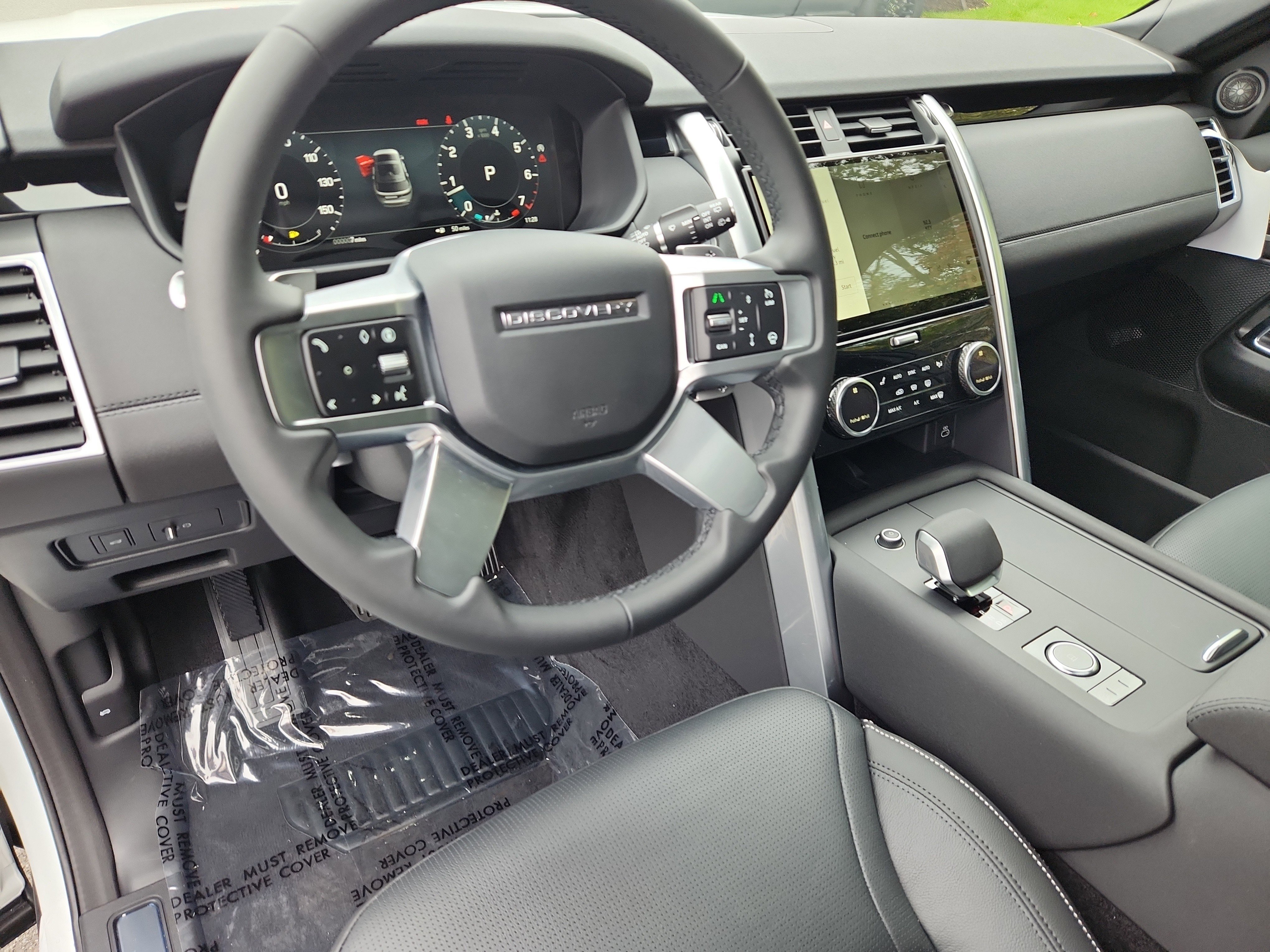 New 2025 Land Rover Discovery S image 15