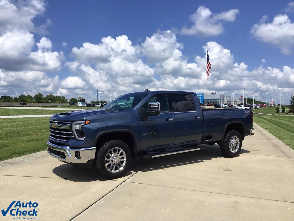 Used 2025 Chevrolet Silverado 2500 LTZ w/ LTZ Convenience Package image 3