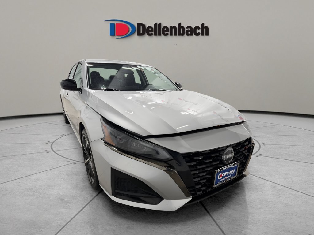 Used 2024 Nissan Altima 2.5 SR FWD image 10