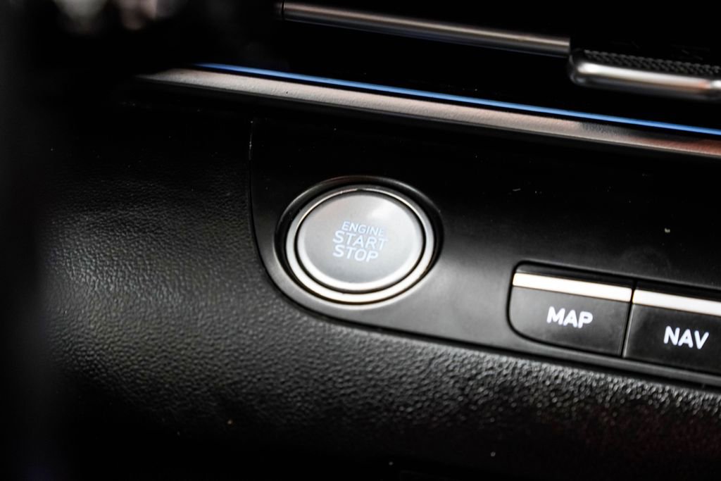 Used 2021 Hyundai Elantra Limited FWD image 30