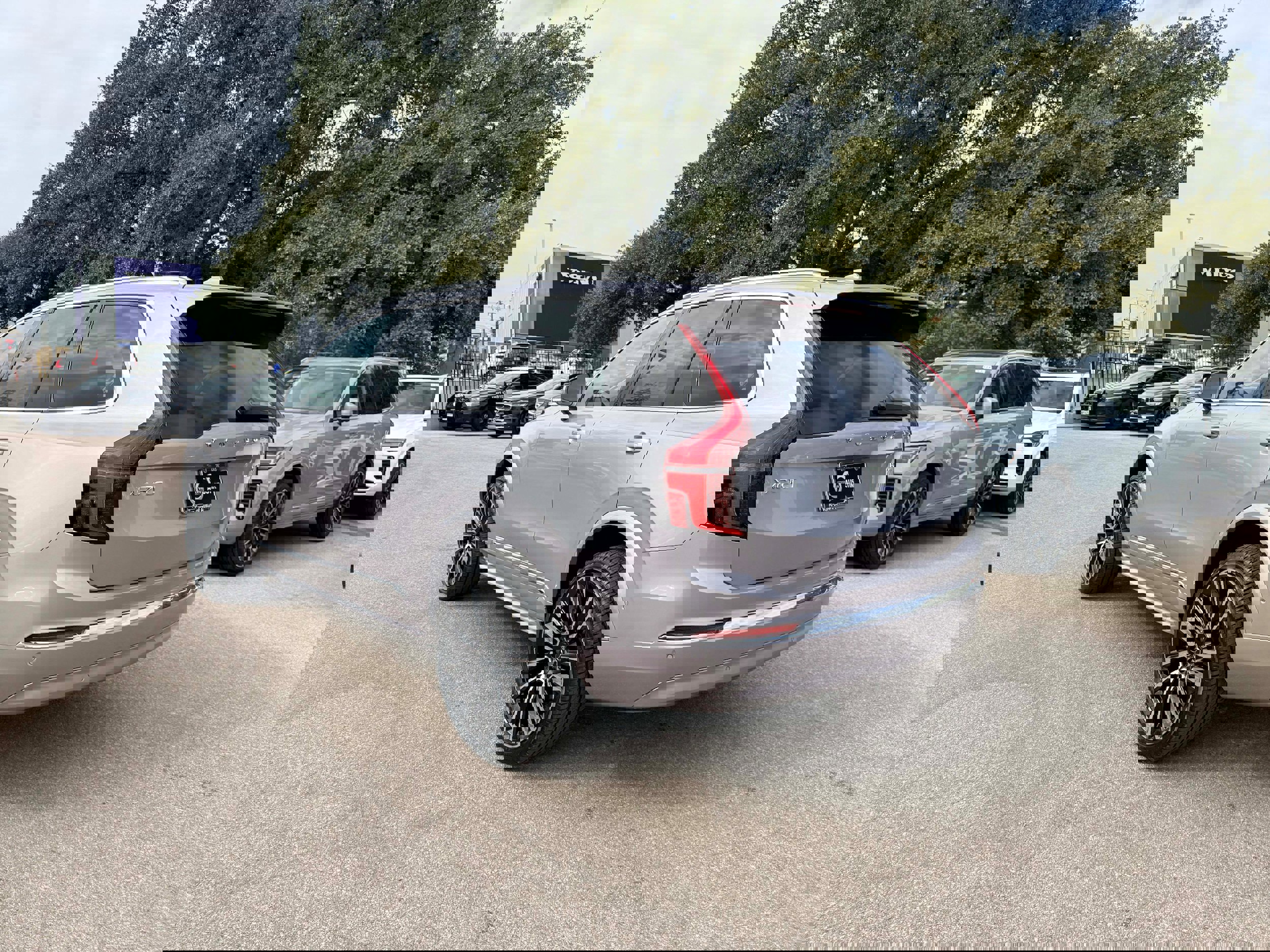 New 2026 Volvo XC90 B6 Ultra w/ Protection Package image 4