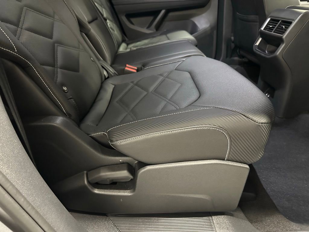 Used 2025 Volkswagen Atlas Cross Sport SE image 51