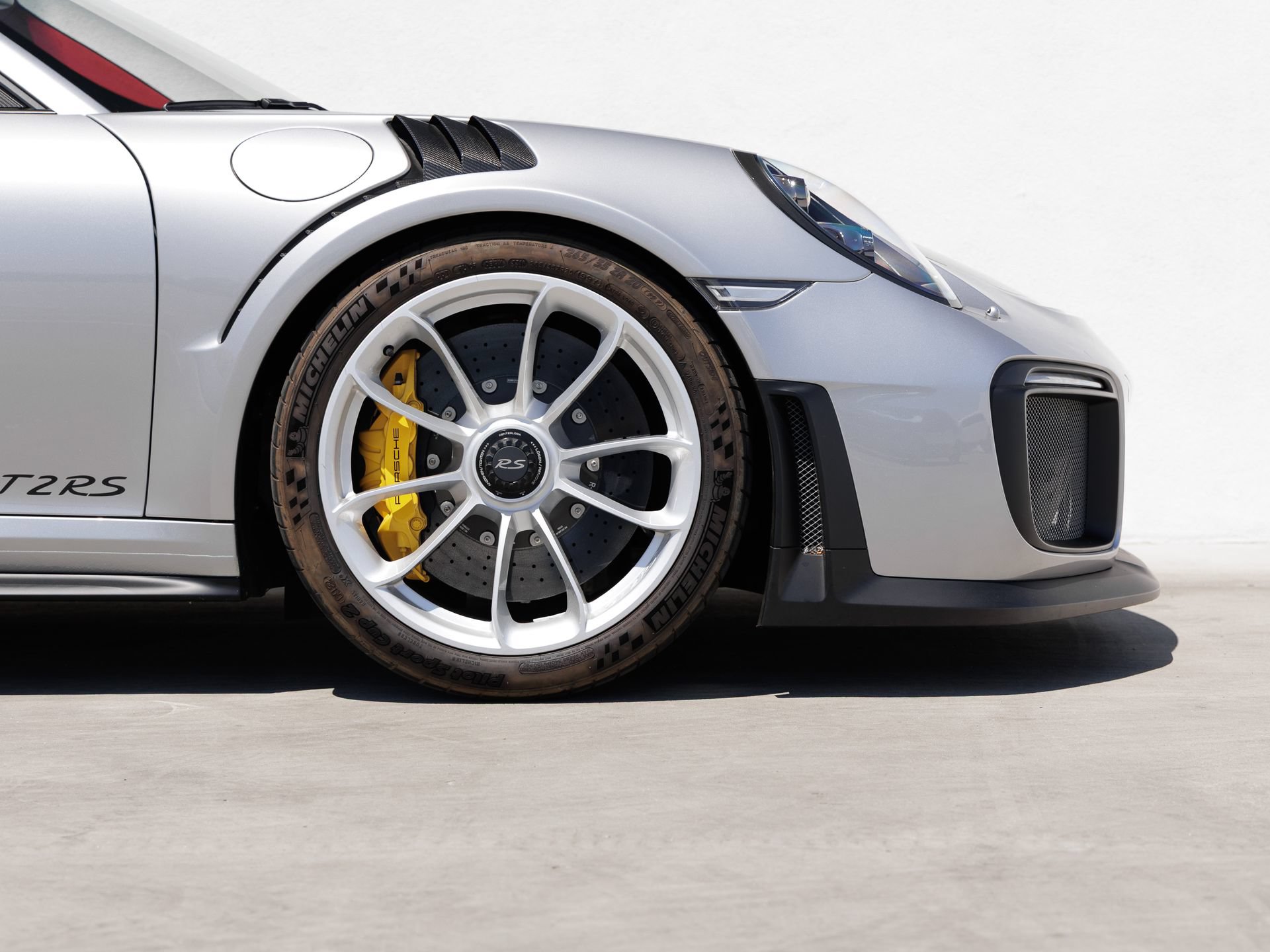 Certified 2018 Porsche 911 GT2 RS RWD image 11