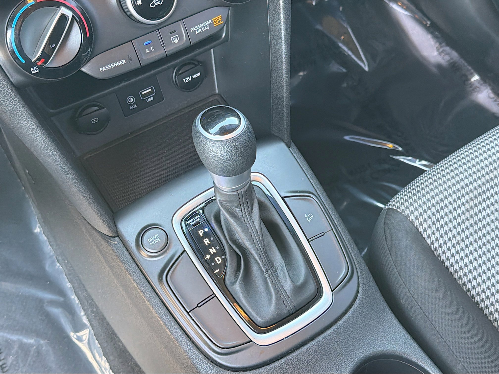 Used 2021 Hyundai Kona SE image 26