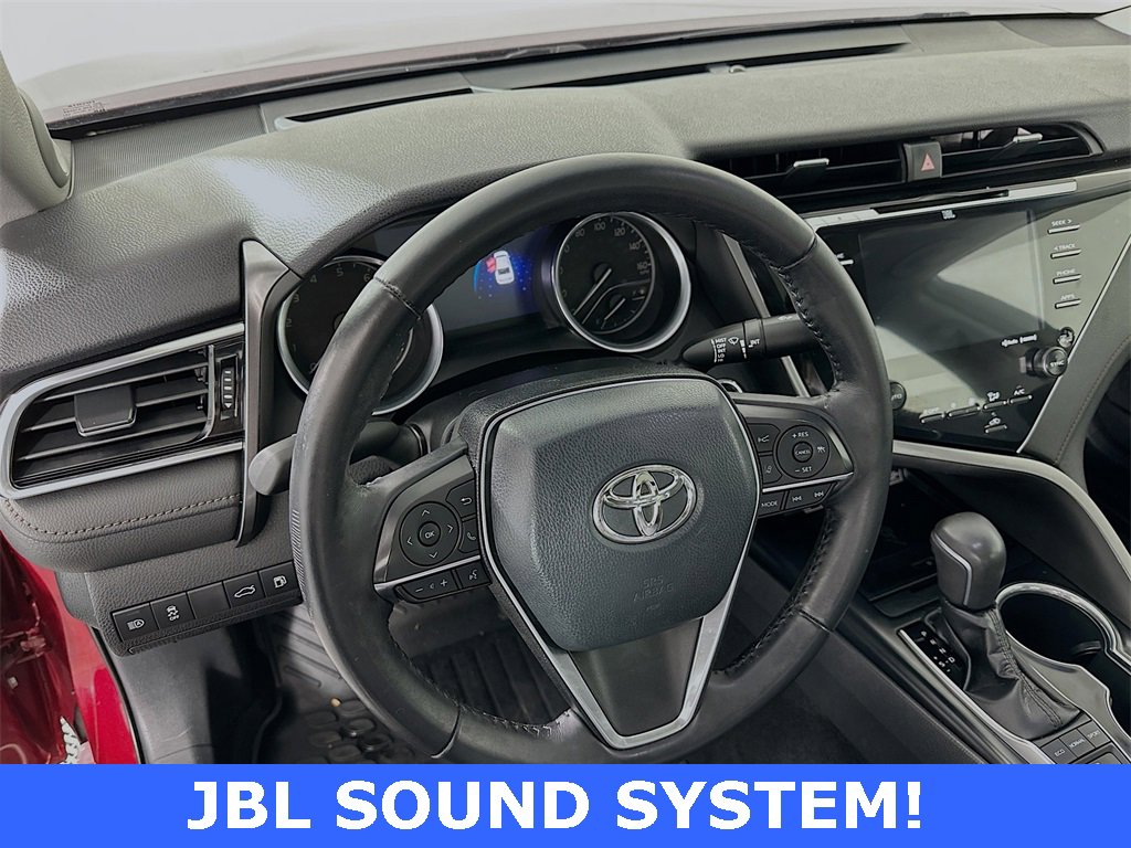 Used 2018 Toyota Camry XLE image 2