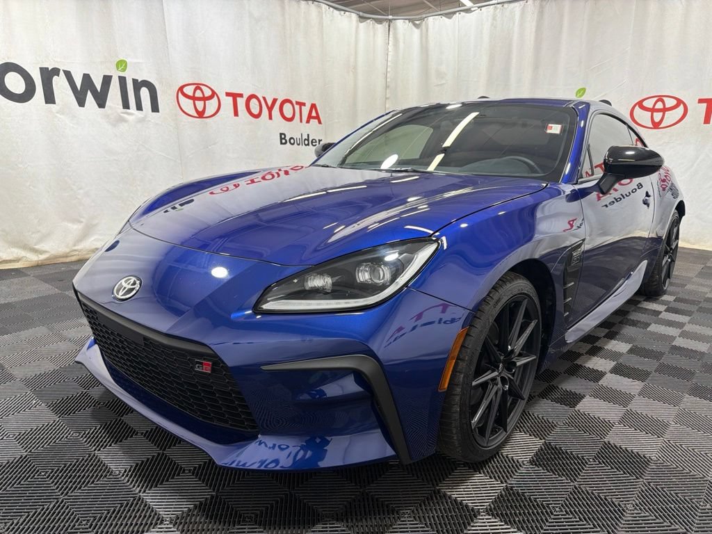Used 2025 Toyota GR86 Premium RWD image 3