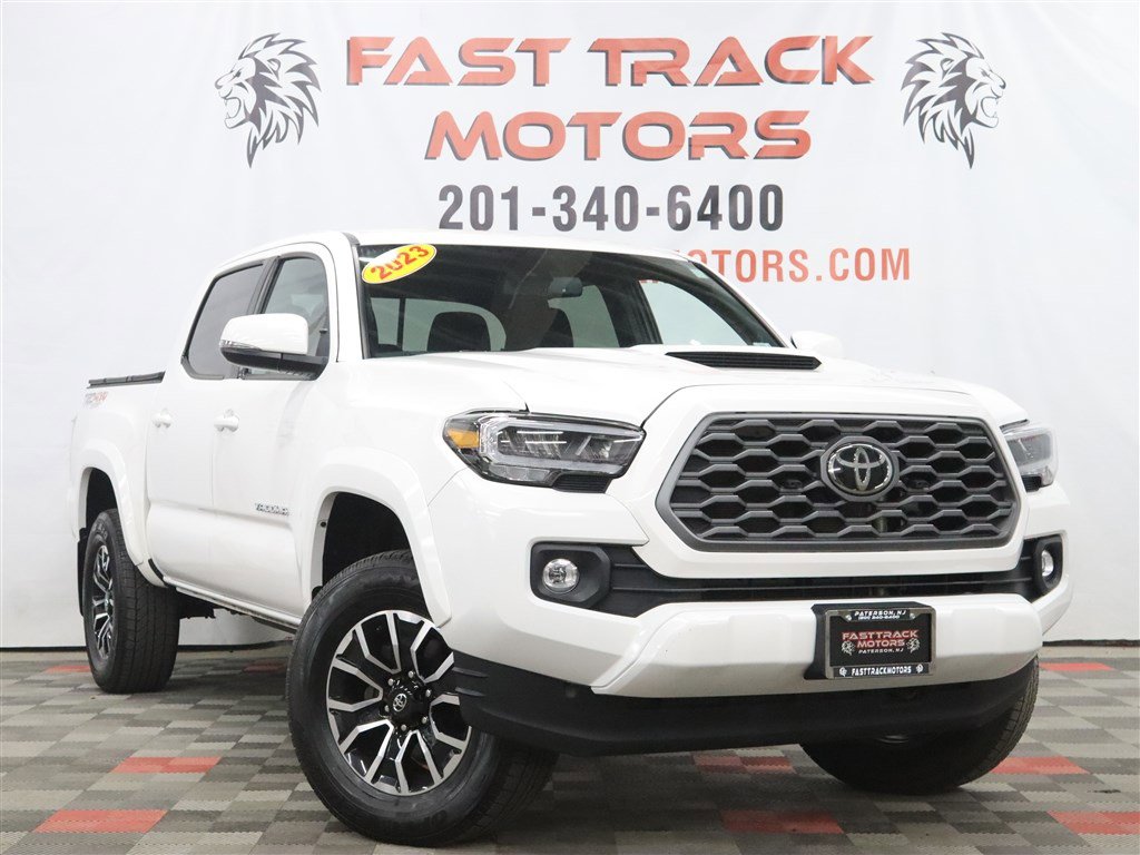 Used 2023 Toyota Tacoma TRD Sport AWD/4WD image 3