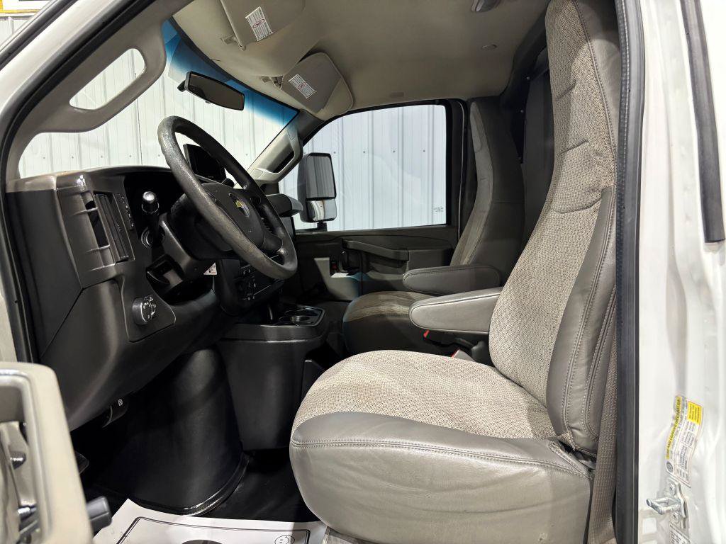 Used 2016 Chevrolet Express 3500 RWD image 11