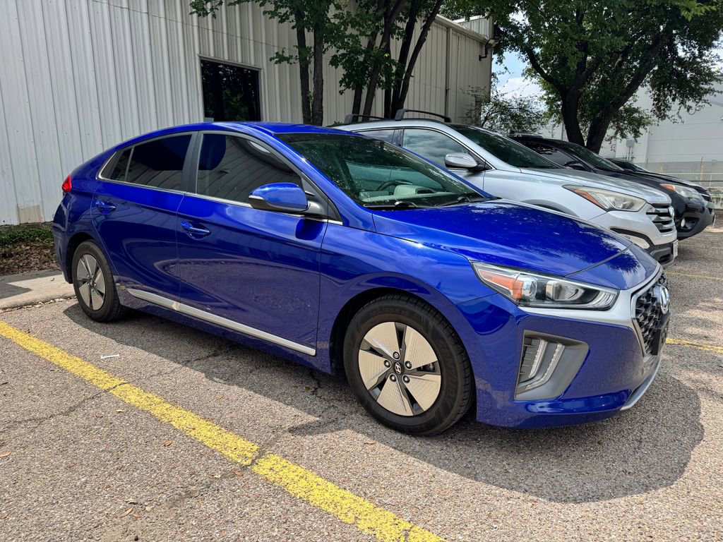Used 2022 Hyundai Ioniq SE FWD image 1