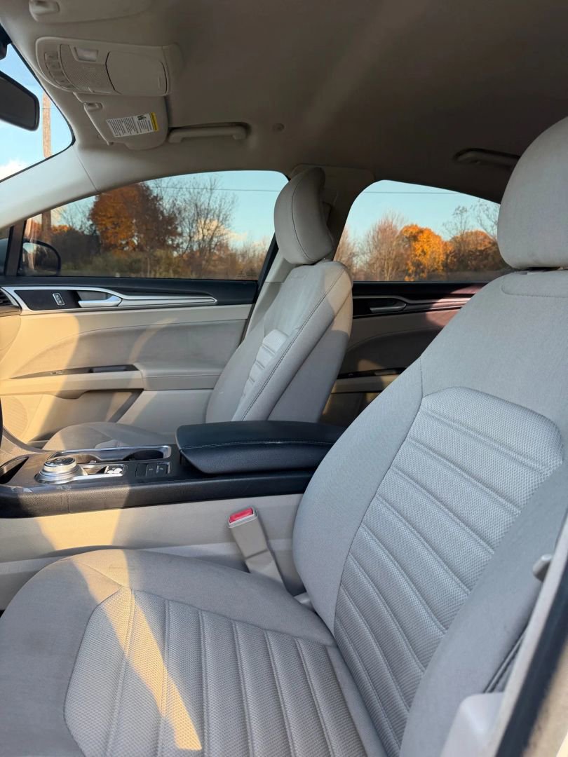 Used 2019 Ford Fusion SE image 14