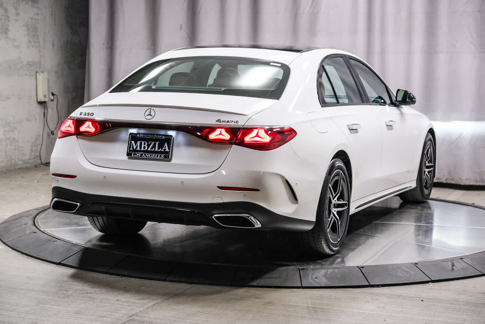 Used 2026 Mercedes-Benz E 350 4MATIC Sedan w/ Driver Assistance Package image 4