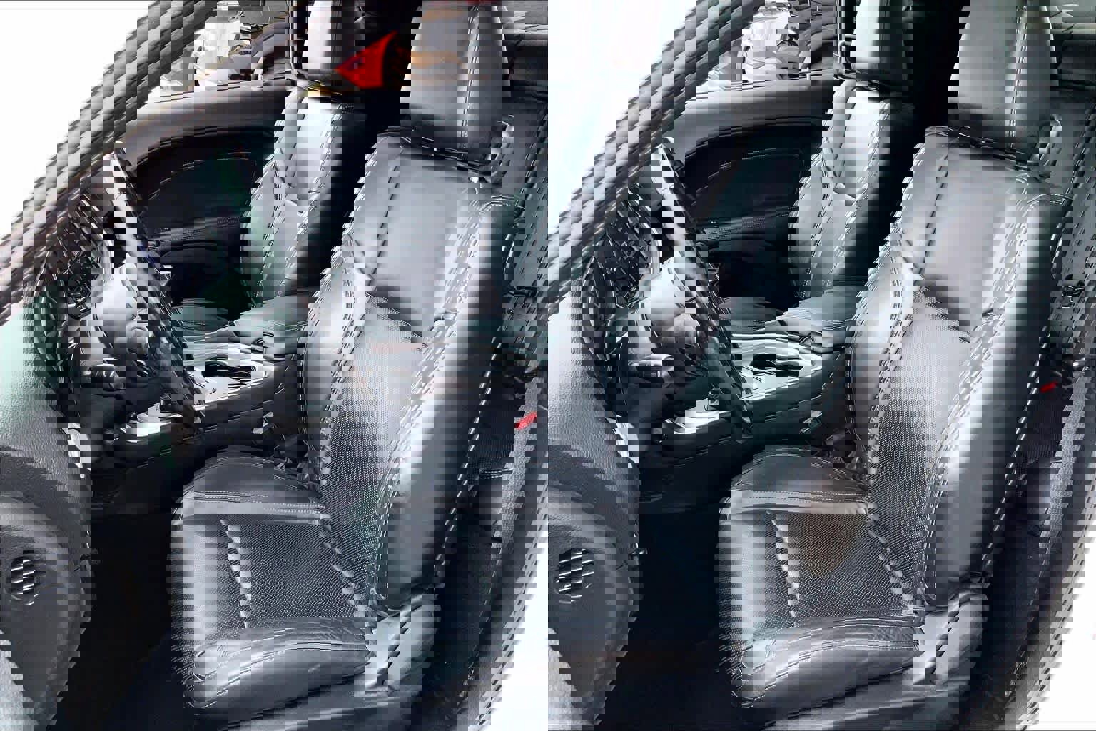 Used 2019 Dodge Challenger SXT w/ Plus Package image 7