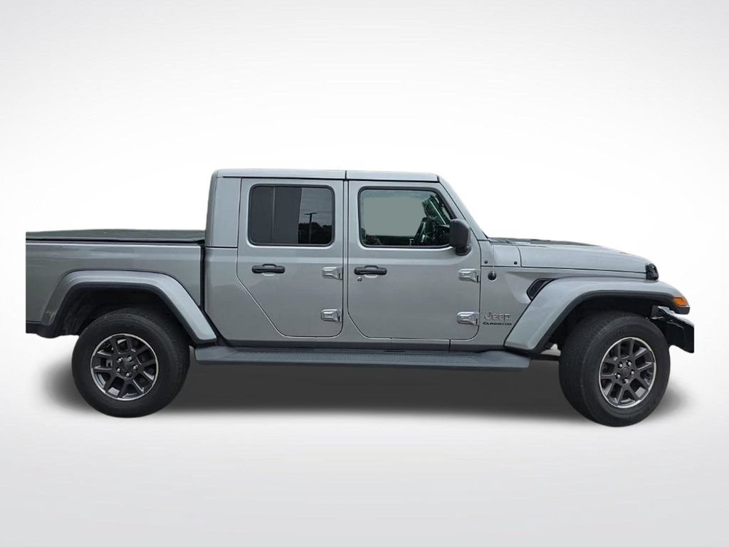 Used 2020 Jeep Gladiator Overland w/ LED Lighting Group AWD/4WD image 27